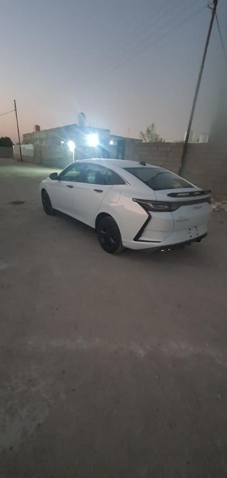 سلام عليكم شاين موديل ٢٤ بدون رقم تترقم باسم المشتري موجوده بالبصرة 
***********
