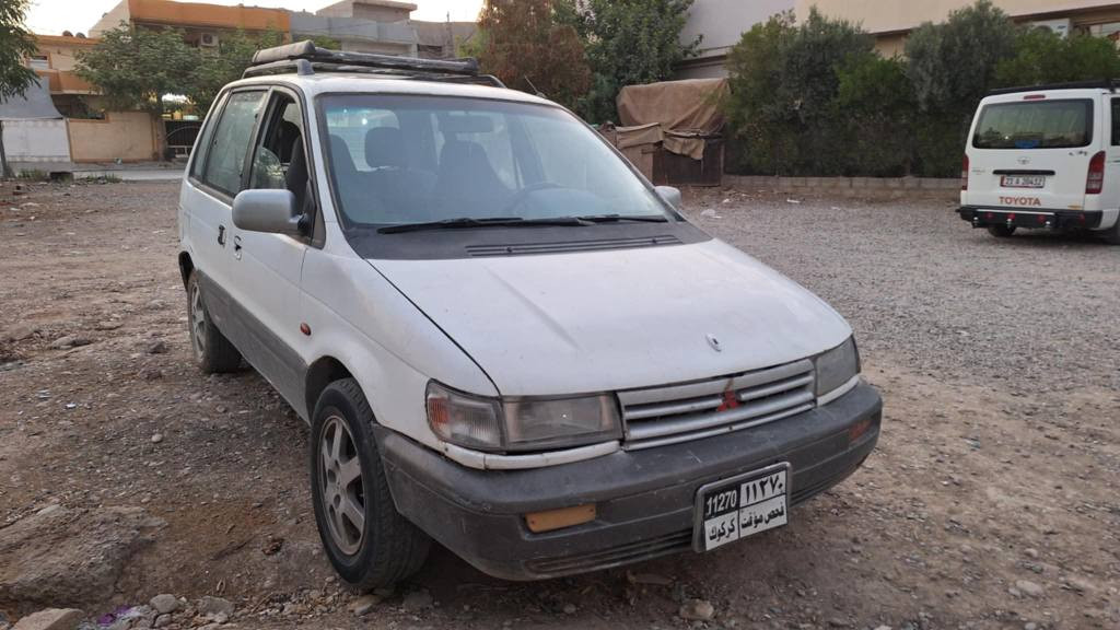 مستەر بۆشی ڤان
مودێل 1992
گێر عادی و سلایدە
مەکینەی بوخاری هەیە
ئەوەلیاتی کەرکوکە بێ کێشەیە
کەمێک مسروفی هەیە
سعری 21گەڵا و مەجالی هەیە
شوێن کلار
مشتەری نیت جرس مەکە
*********** كالار, السليمانية
