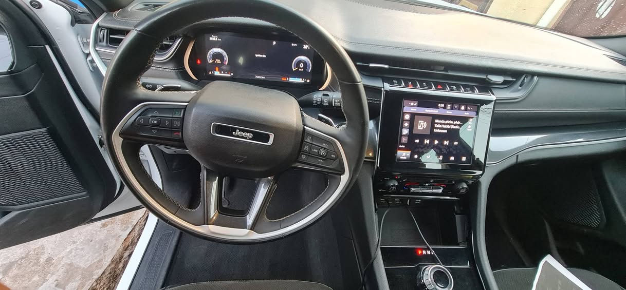 سلام عليكم
جيب كراند شيروكي بلاك توب 2023
Jeep Grand Cherokee _black top 2023
وارد أمريكي 
محرك 3600 / 6 سلندر 
4×4 دفع رباعي 
ويل 20 
مواصفات : 
بصمه تشغيل عن بعد 
رادار أمامي + رادار خلفي + جانبي (نقطة العمياء) 
تحديد مسار 
 تحديد سرعة 
قيادة ذاتية المسافات 
وضع قيادة سبورت + عادي 
شاشة رئيسية Apple car play + android auto 
تبريد قطعتين 
 الكشن جلد وكنتارا اسود 
كشن السائق كهربائي 
مري جانبي هيتر 
صندوق كهرباء 3 تحكمات سياره + بالبصمة فتح عن بعد 
كشن + ستيرن تدفئه
وبعد مواصفات اكثر 
حادثها جاملغ يمنه وربع بونيد البونيد بلادي مصبوغ 
والجاملغ مبدل ... الايرباك مبدل دشبول بلادي 
السيارة رقم اربيل تحويل مباشر متواجده ب بغداد 
ر. م : *********** 
س : 285 ورقه
