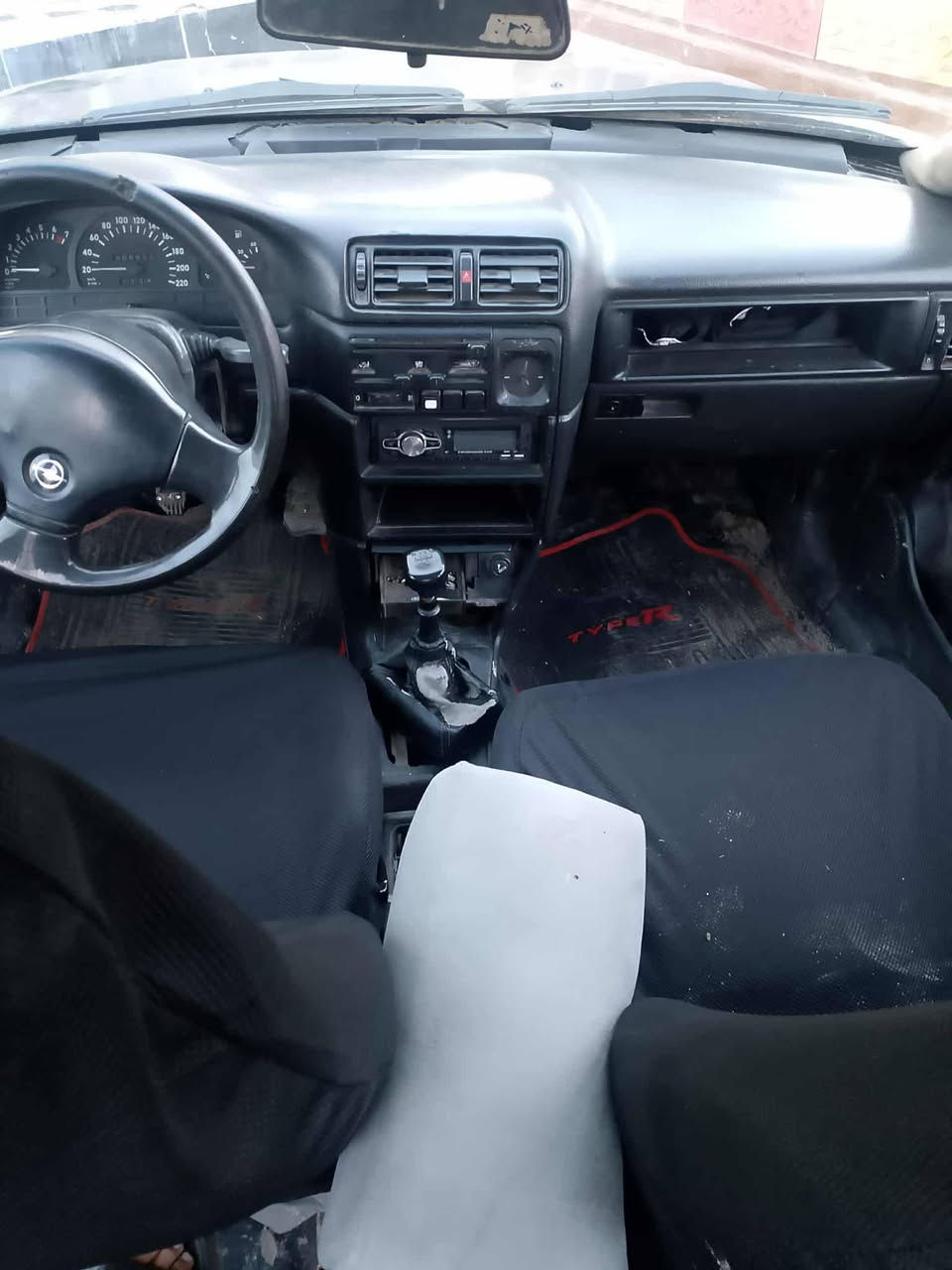 السلام عليكم اوبل فيكترا موديل 90حجم 18اصلي مامحور للبيع يرادله شويه مصرف مابيه دواخل نضيفه السعر 36وبيه مجال مكان السياره قريه العاشق منطقة الكسك ***********او***********
