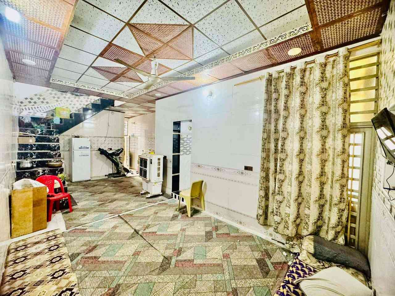 دار للرهن (100 متر) طابو صرف حي النداء
مجمع بيتي الثاني قرب الأميرات 
السعر الرهن 18 مليون  وبي مجال سنه وقابل التجديد  معه الثاث جاهز السكن 
شارع ١٥ مقابيل السوك 
يحتوي على طابق واحد 
 غرفه  مطبخ   صاله   استقبال
ـــــــــــــــــــــــــــــــــــــــــــــــــــــــ
***********
