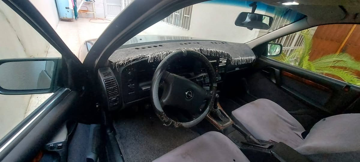 سيارة اوبل اوميكا مديل ٩٣
محرك ٢٠ 
كير عادي عادي 
داخل كلينس 
بدون تقحيل 
بدون صبغ 
بدون خيسان 
سيارة اوبل اوميكا مديل ٩٣
محرك ٢٠ 
كير عادي عادي 
داخل كلينس 
بدون تقحيل 
بدون صبغ 
بدون خيسان 
سيارة جديدة ماشية ٢٠٠ الف 
سيارة من الشحن يمي سنوية خضرة 
رقم الماني 
***********
