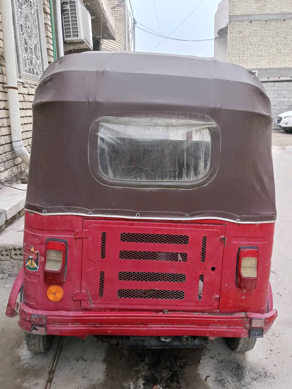 تكتك زيل موديل2018 بيها مكينة باجاج نظيفة موديل2020 رايدها مليون 750 وبيها مجال العنوان بغداد الخطيب الزراعي 