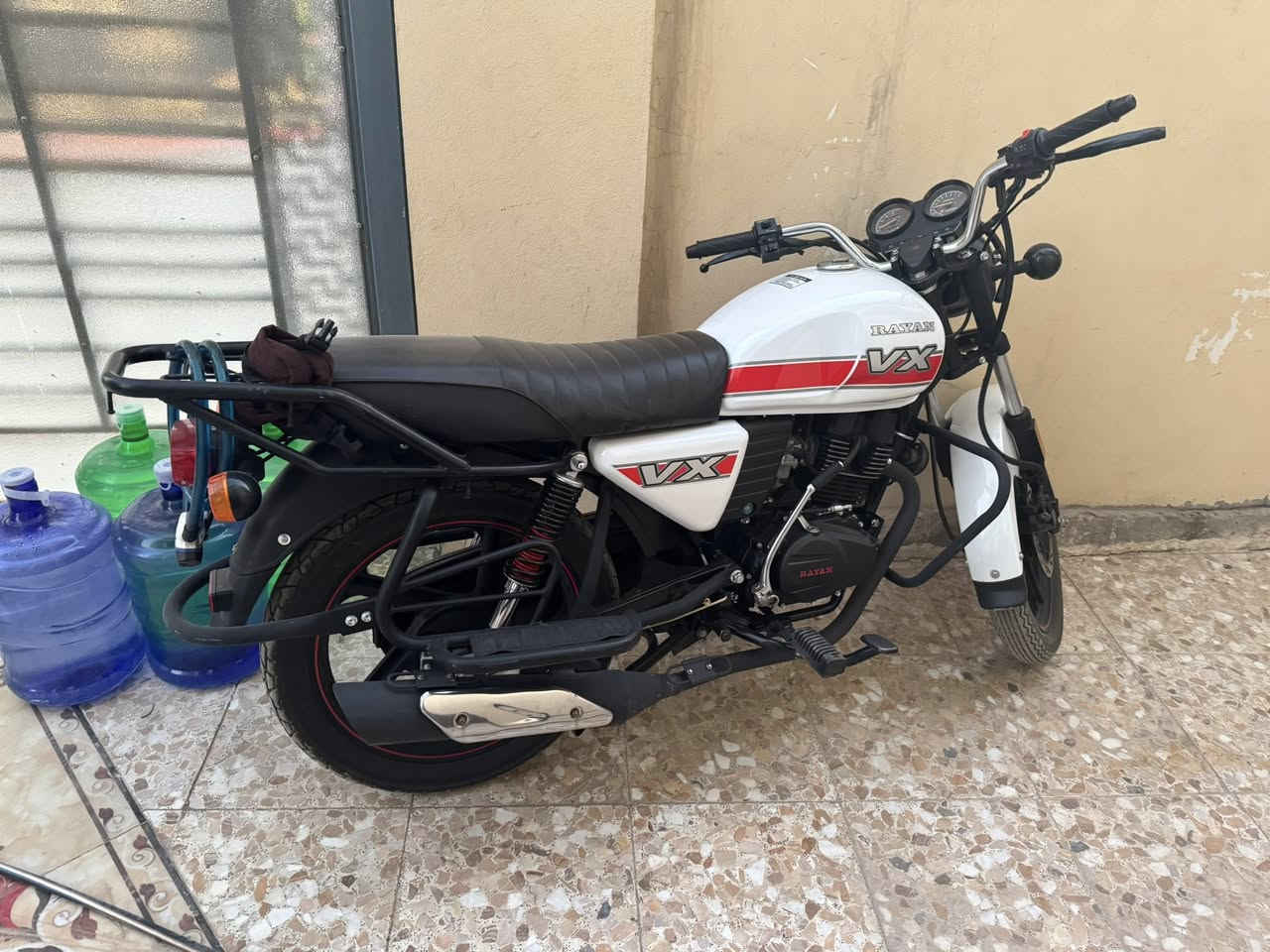 للبيع   موديل 23 اوراق كامله اصلي  السعر 1750 للاستفسار ***********
