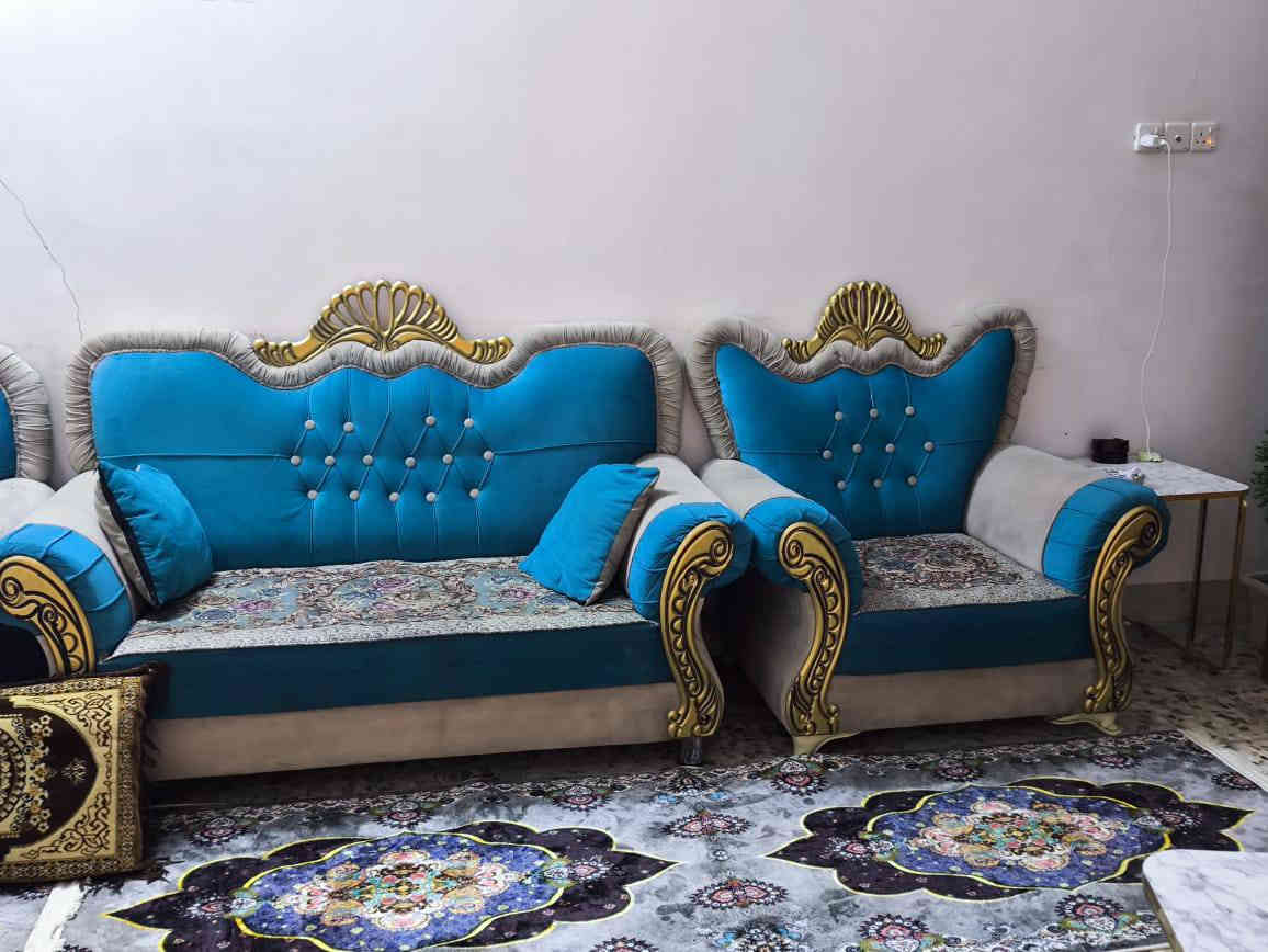 تخم ملكي مستعمل نظيف ١٠ مقاعد السعر ٣٥٠ ألف بابل الحمزه الغربي حي الدولار قرب عماره دكتور ناجي أتصال ***********
