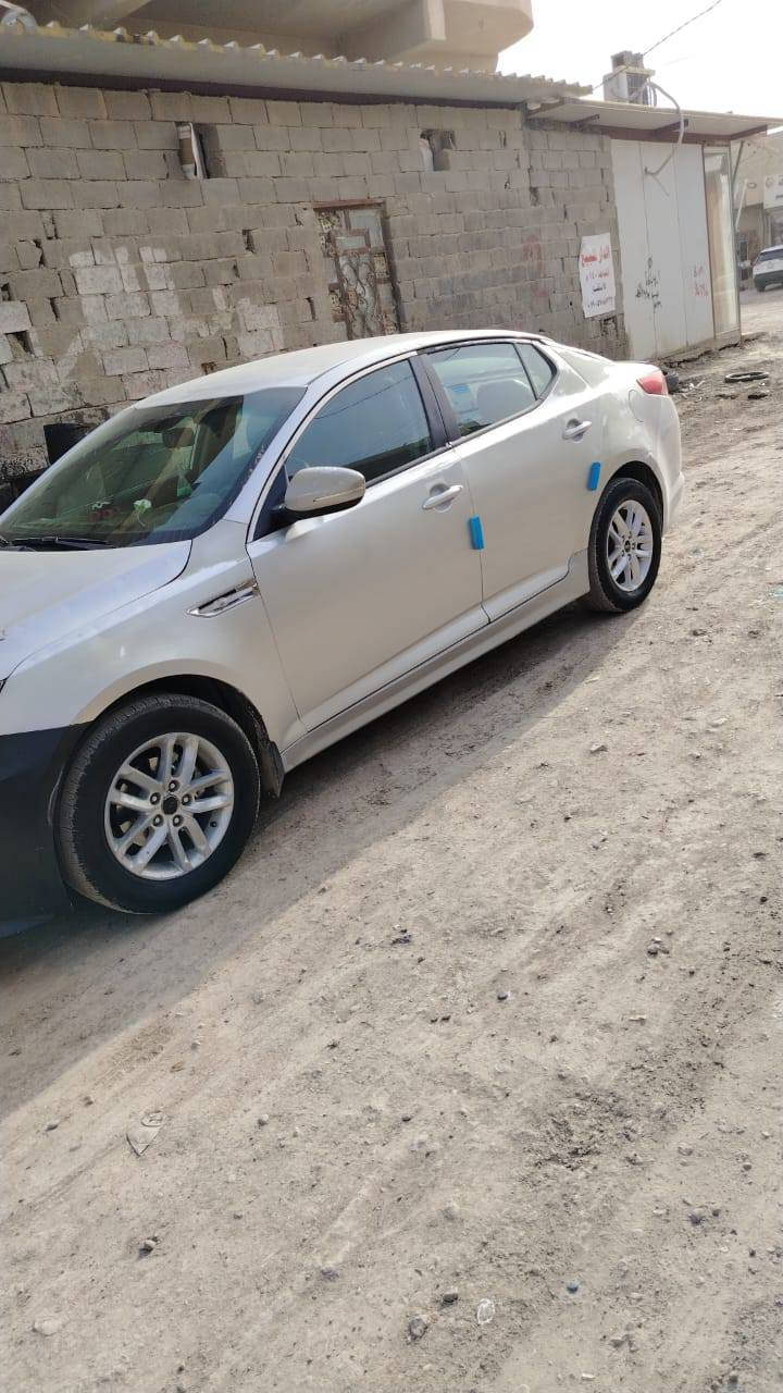 سلام عليكم كيا اوبتيما 2011لون رصاصي بيها جراد وبعض الملاحظات رقمهة انبار انكليزي محرك 2400دوش رقمي *********** السعر 86 بيها مجال قليل كير محرك مكفول
