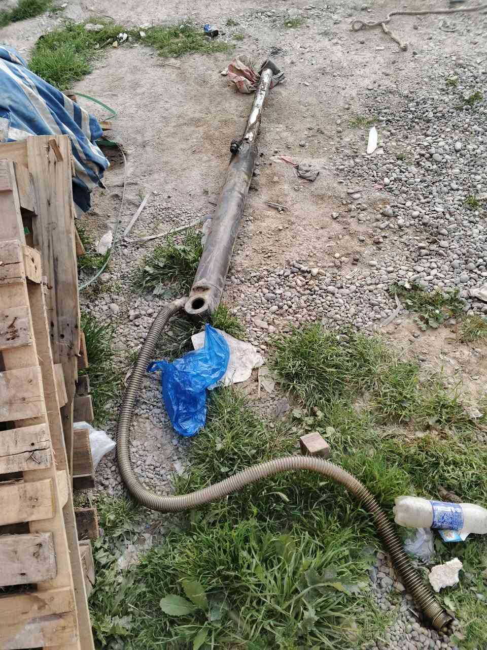 السلام عليكم عندي غراض حفاراه للبيع  ***********
