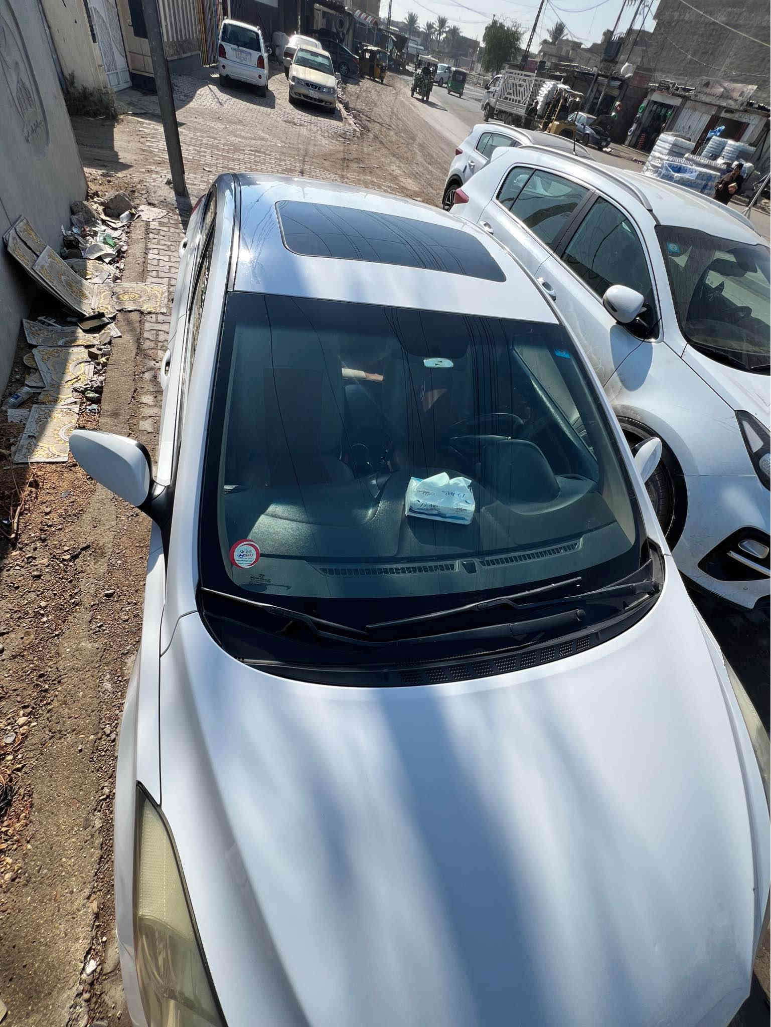 السلام عليكم ورحمة الله وبركاته 
النترا 2012.  GLS محرك 2000فول عدا البصمه نضيفه بحاله جيده جداً السعر 117. بيها مجال 
مكاني بغداد. رقمي 
***********
*********** بغداد
