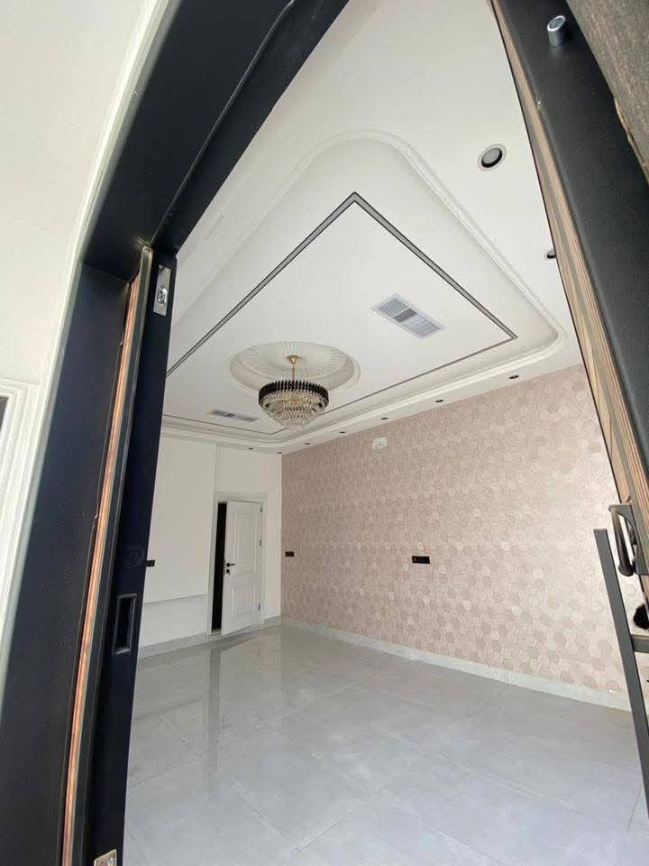 دار للبيع فوول مواصفات zero وبناء راقي وموقع راقي ،

 الي عليك تتواصل ويه شركة الجوهرة للعقارات والمقاولات 💎
______________________________________
#دار ملكي بأحدث المواد والمواصفات الهندسية مغربي وتبريد مركزي طابقين 

💎( هاي فرصتك لا تخلي احلامك اتضيع من اديك ) 

 #طابو ملك صرف   

#المساحة :- 150 متر                #واجهة 7.5متر    

الموقع:- كركوك_ حي الضباط   _ قرب جامع تحسين صوراني      

#السعر  مناسب  💵 للأتصال ***********
.......................................................................

#موقع الشركة كركوك حي عدن مجاور الجنسية الجديدة 
 ومجاور اسماك البغدادي عمارة البحرين الجوهرة للعقارات

 🏦شركة الجوهرة للعقارات والمقاولات  🏦 
  
 📞للأتصال ***********

✅نستقبل جميع عروضاتكم السكنيه والتجاريه في كركوك
