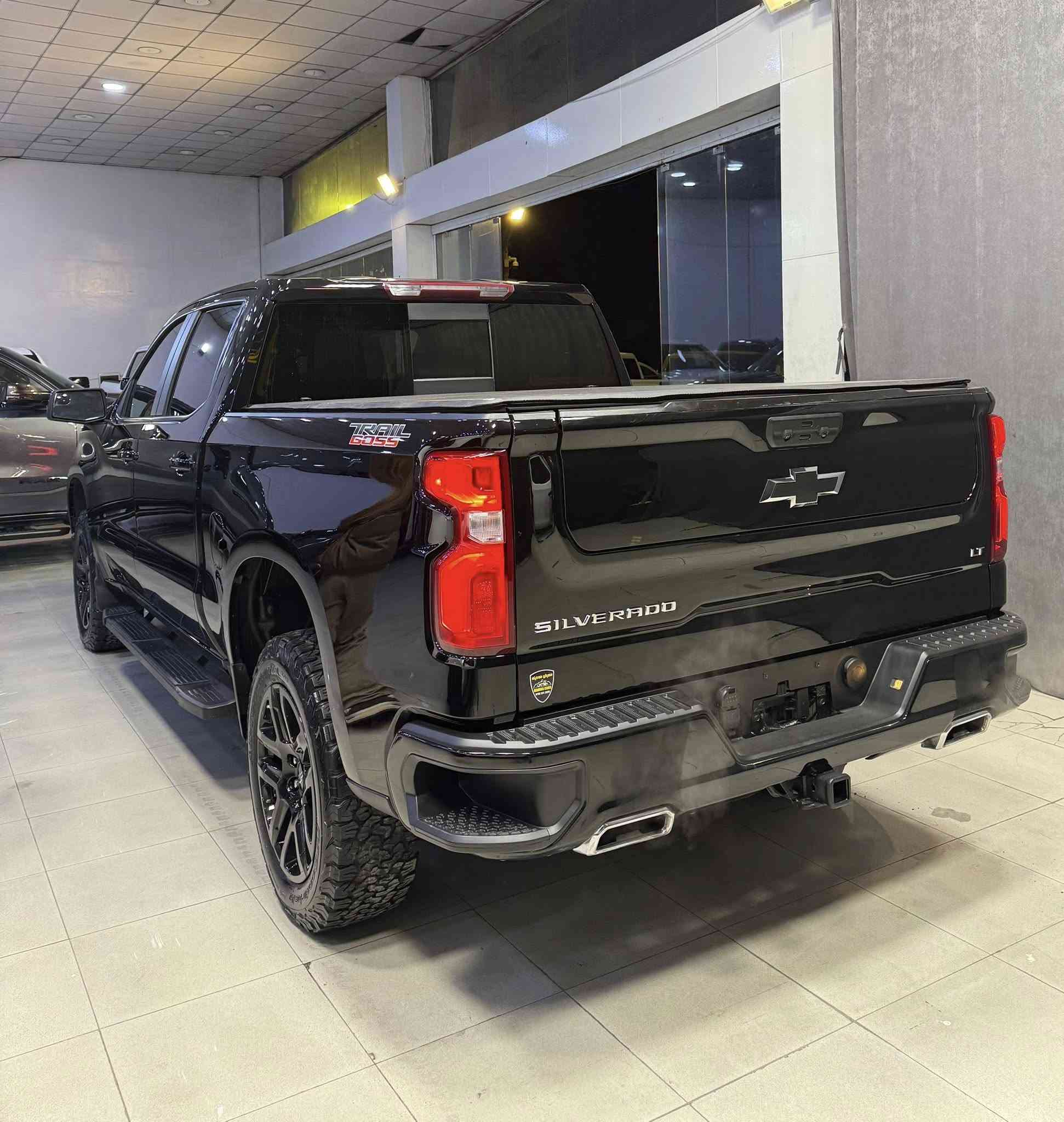 Chevrolet Silverado 
2024 LT Trail Boss
V8 - 5.3L - 4x4

بسمە و شغال
شاشە و کامیرە
لایت لید
بگ لایت لید
باب بودی قطعتین
کوشین کهرابایی
کوشینات هیتر
سوکان هیتر
سلایت
دبل اکسل
رادار
باب طویل
بودی قصیر
ویل 20

38.000 mile
1 قطعە بدل بلادی
سعر 420 ورقە

معرض ( مەدینە ) اربیل شارع ١٠٠م
0750 261 2500
0772 665 1010⁩⁩
