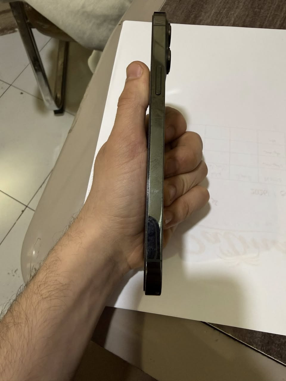 آيفون 13 برو ماكس ذاكرة 256  بطارية 95 مبدل بطارية اصلية مكاني بعقوبة *********** السعر 600
