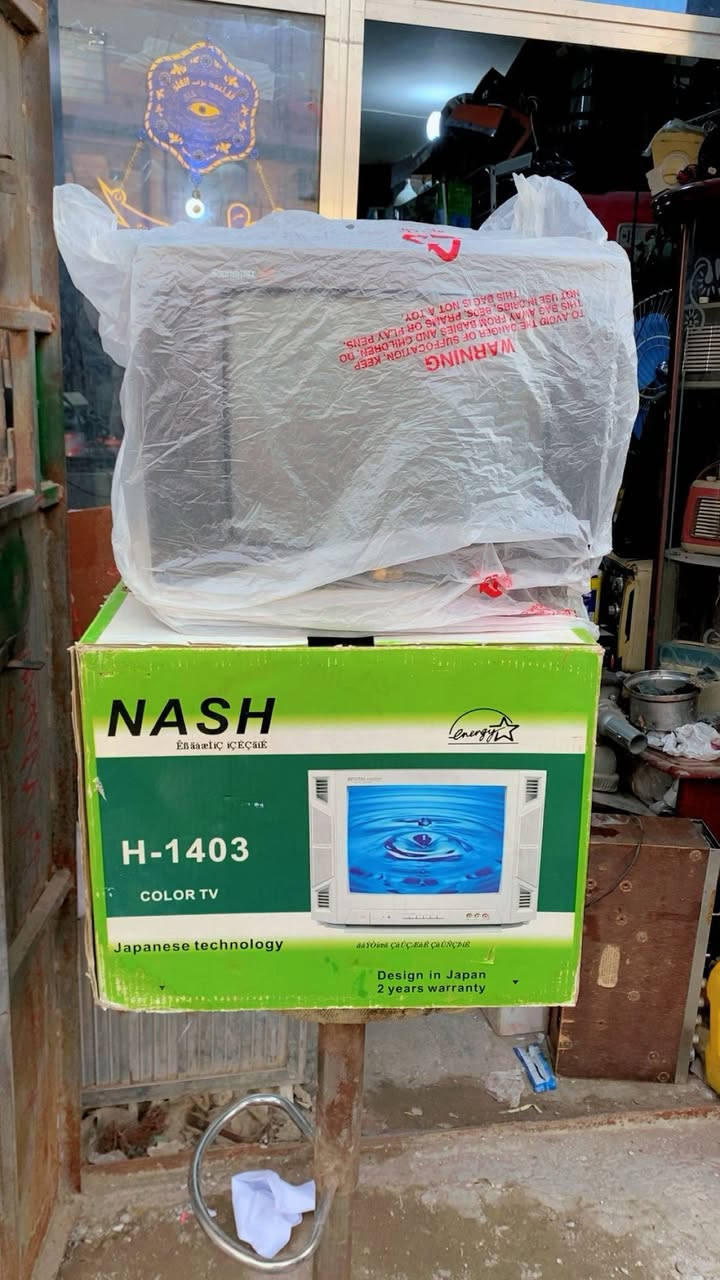 مجموعة تلفزيونات قديمه للبيع ***********
