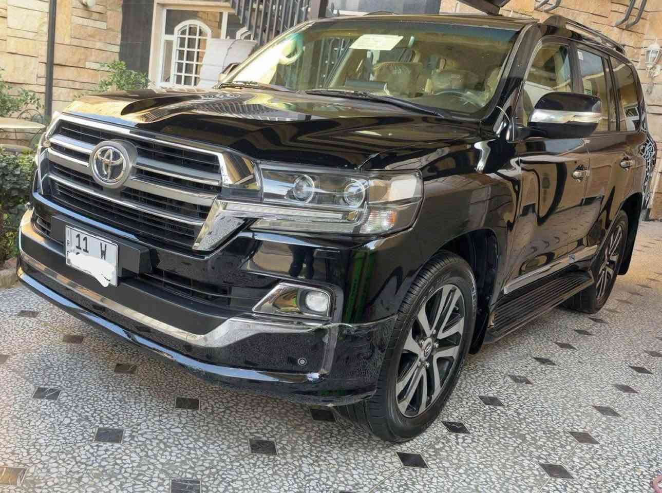 سلام عليكم لاندكروز 2019 بريم اصل v6فول 1/1ماشيه 95جديده مكفوله من صبغ وتبديل فقط بارد قليل  مغلفه ppfبالكامل بسمي تحويل ثاني عنواني بغداد *********** بغداد, العراق
