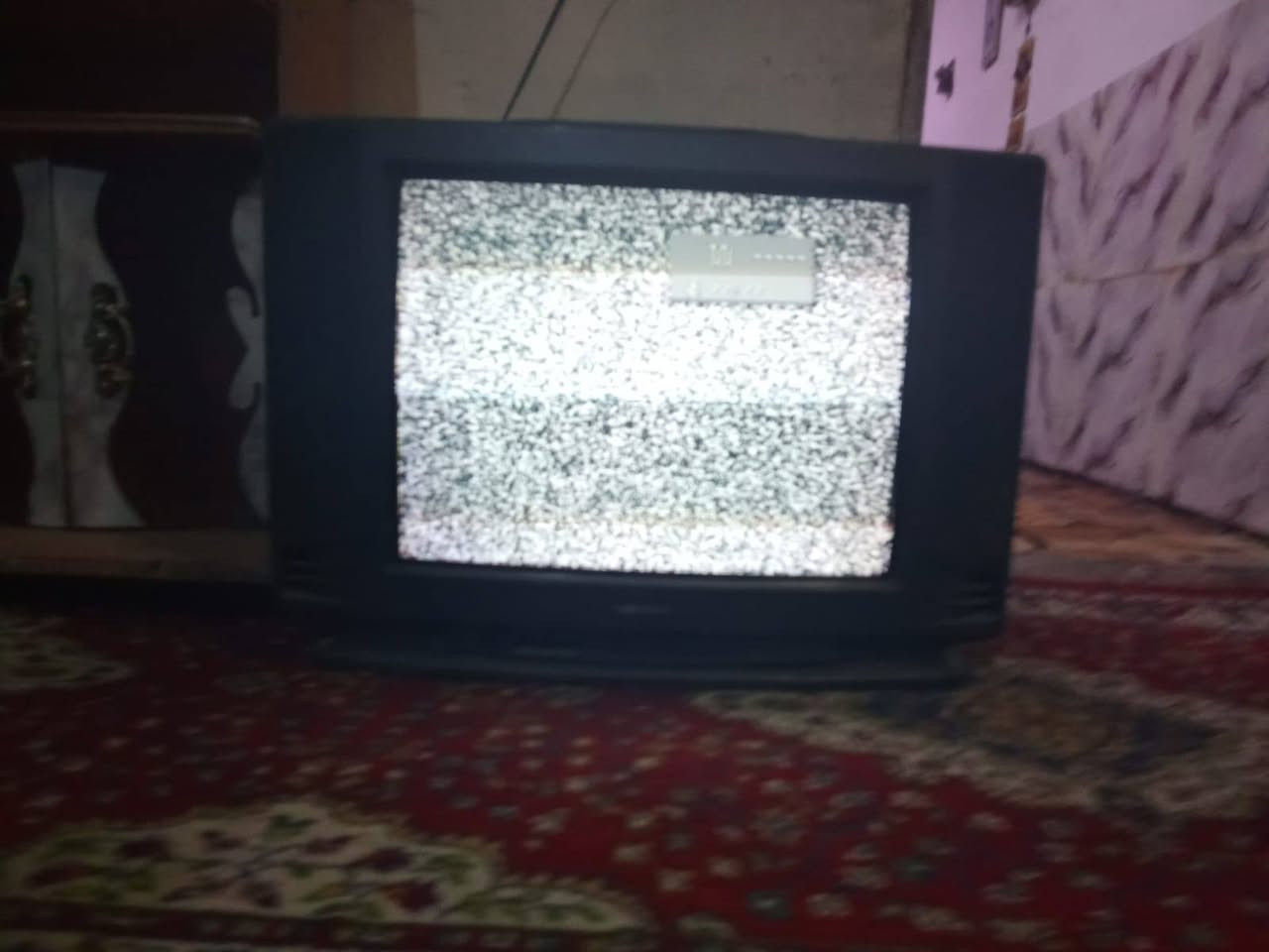 سلام عليكم ورحمة أغراض نظيفه تلفزيون اخو جديد كبير وكاونتر نظيف ايام زمان اي ظرر مابي كله حته جامه كامل وميز تلفزيون كلهن قفل 60 مكاني الحسينيه تقاطع ال12 رقم واتساب***********
