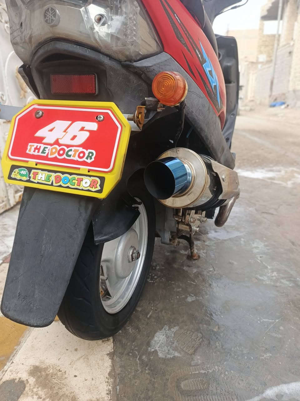 السلام عليكم دراجه ماكس عدله دراجه صالها شهرين نازله من الوكيل الدراجه خير من الله نكره بأي وقت الدراجه بيها تزويد خارجي
أصابع ابريك 
صدر أمامي 
دبل خلفي سبع ألوان 
صالنصه حلزوني أصلي
وبيها بعد نواعم 
غراضها البلاديه موجوده وياها
الدراجه شلعه ومعدل جيب وياك فيتر وتعال افخص 
للاستفسار اتصل***********
