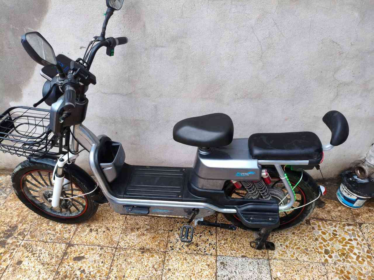 السلام عليكم بايسكل شحن للبيع مابي اي عطل فول مواصفات مكاني حي الانتصار شارع 30 يم جامع مسجد للمجيد 
رقمي ‏‪***********‬‏ السعر خاص او اتصل عل رقم
