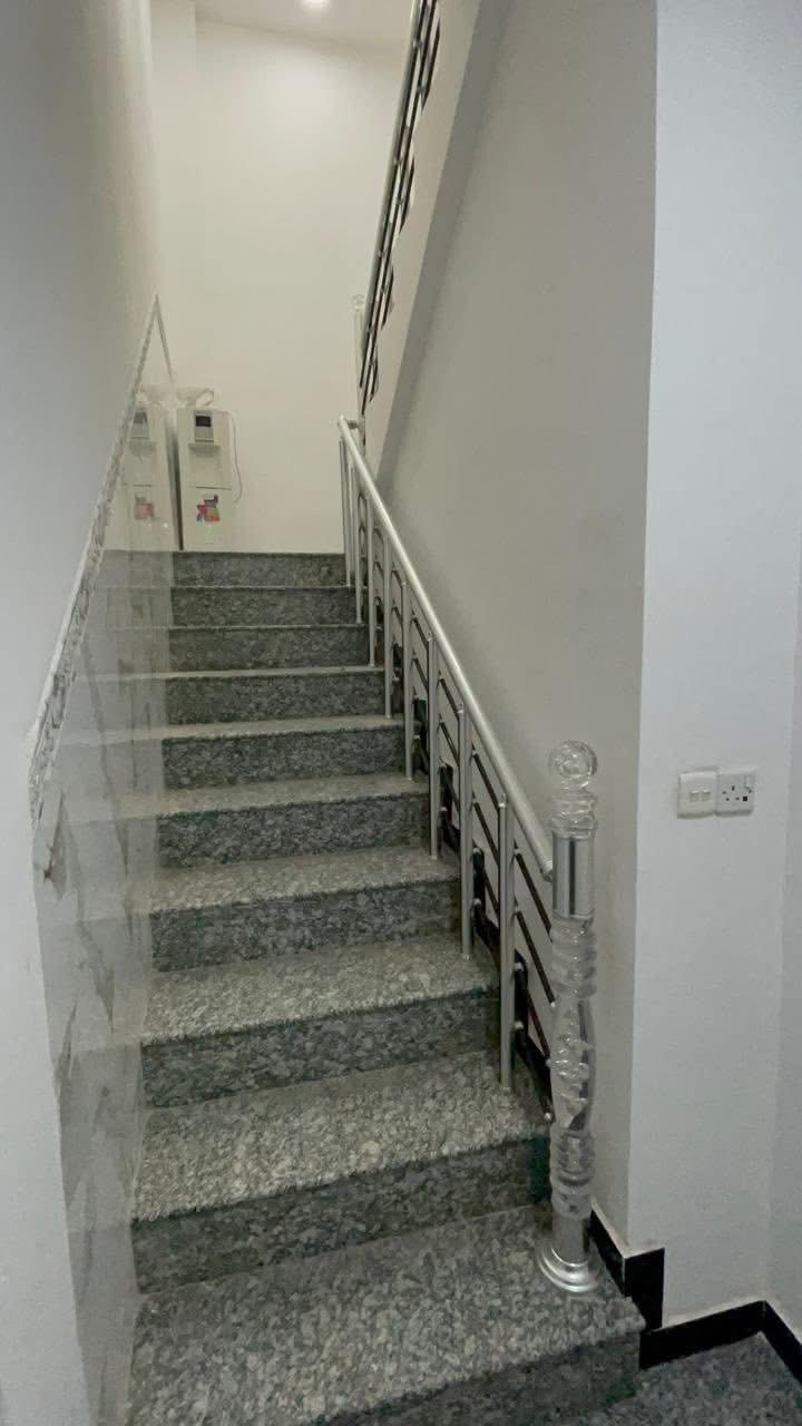 السلام عليكم

شقة للايجار / عوائل فقط 

بدووووون دلالية فقط الايجار 

سخان / سبلت مركزي عدد 2

خط مولد جاهز / خدمات كاملة

ماء جاهز بدون انقطاع 

تفاصيل بالمنشور


**إذا كنت صاحب هذا الإعلان وتريد حذفه لأي سبب، رجاءا أرسل رسالة إلى الدعم الفني**