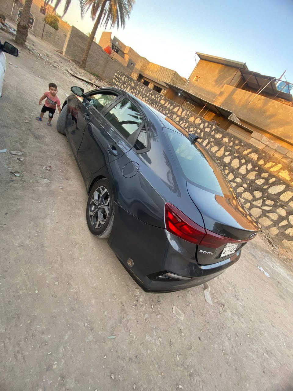 فورتي 2020
محرك دوش 2000

رادار أمامي

تحديد مسار 

منبّه توقف ذاتي

نظام قياس ضغط الإطارات

تحكّم بالمقود من أربع جهات

مثبت سرعة (كروز كنترول)

شاشة لعرض الأعطال

شاشة مخصصة لأعطال الإنارة

نظام Apple CarPlay

تعمل على البنزين مع منظومة غاز إيطالية من أفضل الأنواع (اقتصادية جداً)

الحدادة بحالة ممتازة

تايرات جديدة مع وجه أملس للحفاظ على الويل
تبريد ممتاز 👌
***********
