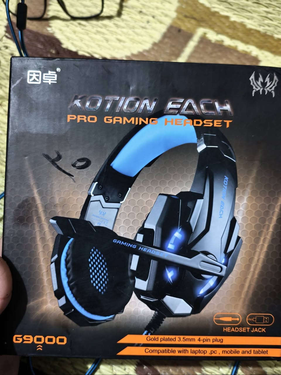 ايفون11 + سماعات محيطيه كيمنك+ شاحن بقدره20W USB سريع جدا. ايفون بطاريه مبدله اصليه + شاشه مبدله وكاله3 خيارات موضح امامكم كلشي اصلي وكاله نضافه الجهاز90%. عنوان .بغداد المشتل رقم الهاتف(***********)
