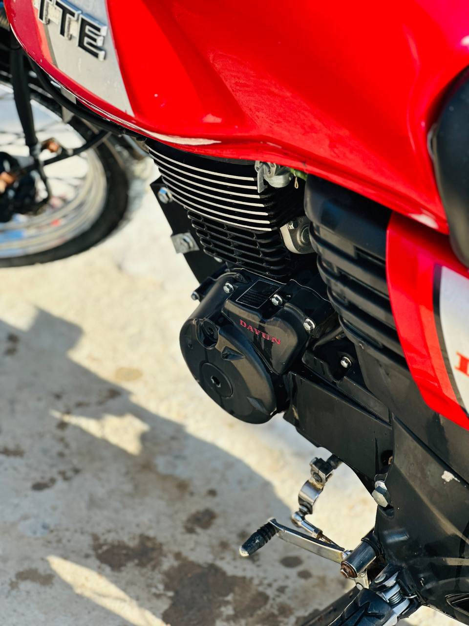 دايون ليتي موديل 2022 كفاله عامه  سعر مليونين ونص وبيه مجال ***********رقم نكليزي
