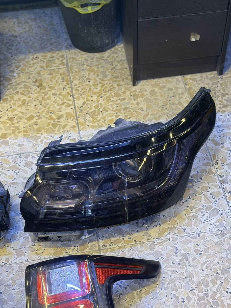 سلام عليكم للبيع غراض رانج ڤوچ من موديل ١٣ إلى موديل ١٧ يرهم اصلي بلادي لايتات نضاف وبكلايت جديد اصلي وشباك 
كلشي بيهن شغال وع فحص ولا كلوب طافي بيهن مكاني بغداد البياع اي استفسار اتصل *********** 
بلنسبه للسعر نص أسعارهن بسوك بيش بسوك نص
