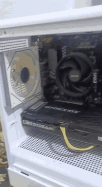 سلام عليكم  تجميعه استعمله تقريباً قل شهر  مواصفات كرت الشاشه RTX5060G8 المعالج رايزن 5 f7500 المذر B650msl رمات 16  تيرهDDR5,,6400 M.2 1 تبريد هواءي وبور سبلاي 600W +كيبورد75F وماوس تارك شارك X11. +جميع الكراتين موجوده  العلوان البصرة التواصل *********** سعر مليون
