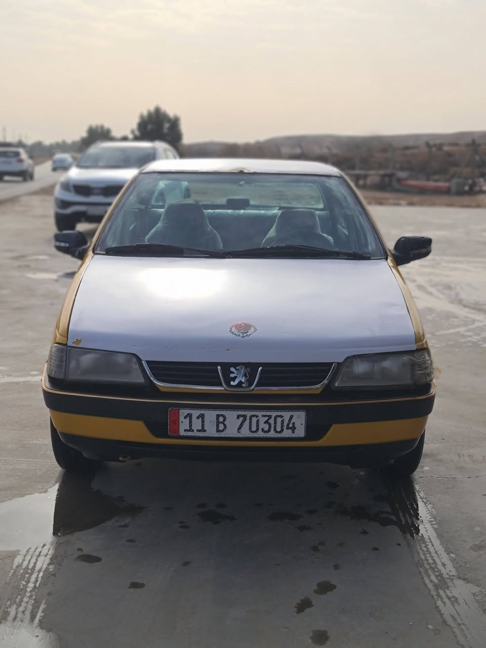 السلام عليكم
بيجو 405 للبيع موديل 2012
السياره جاهزه كير محرك تبريد خير من الله تخم تاير 
بدون اي خياسات سنويه لل 30 رقم بغداد 
العنوان بابل جبله 
السعر ٢٨ وبيها مجال 
للاستفسار 
***********
