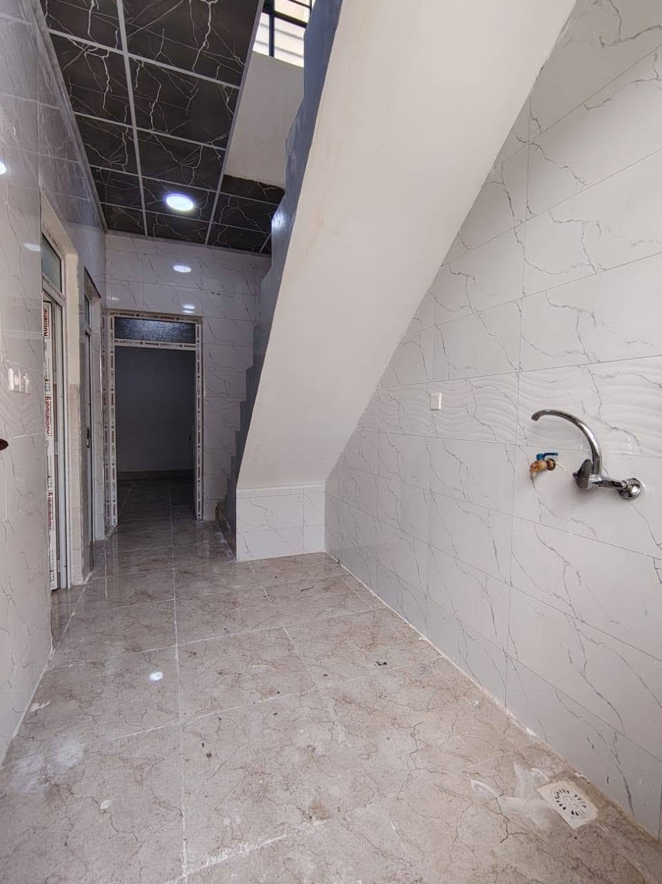 بيتين توأم للبيع في الموصل حي الانتصار شارع 60 خلف ماركت تبارك
مساحة كل بيت 50م طابق ونص
كل بيت غرفتين نوم ومطبخ واستقبال
بناء حديث اتجاه قبله خدمات كاملة
السعر 50 مليون للبيت الواحد
***********
