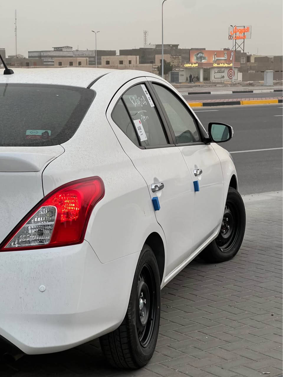 السلام عليكم نيسان صني مديل2026 زيرو ماشيه 1 الف كفاله من الرصعه كلشي عله وضع شركة شباك جديد نحله فول مواصفات جام اربعه كهرباء تبريد خلفي شاشه كامره حساس خلفي اشاره بلمري اربع سماعات سياره كلش جديده سبير ما نازل كفاله عامه رقم اربيل سنويه ال2031 بسم شركة تريد وكاله تريد تحويل مكاني بصره القبله رقمي*********** سعرها ب130 البصرة, العراق
