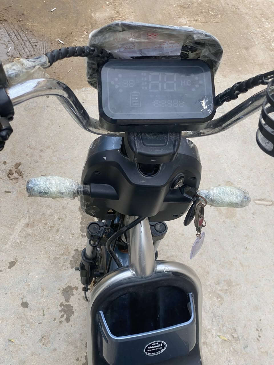 السلام عليكم
بايسكل نقصه بطاريات + السله تجي وتشوفه شوفت عينك مابي اي نقوصات تعال وافحص 175وبي مجال***********
