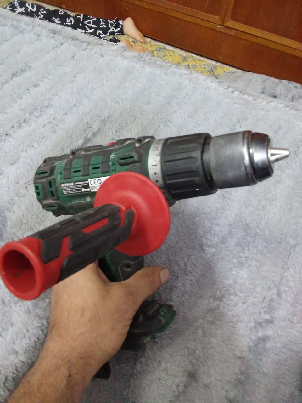 للبيع الي يفيدنة  وياهم شاحنة بدون بطاريات تعديل للمنشور الديل الهمر ب50 قفل الديل فتح وشد طوبة حديد ب40 كوسرة ب30 قفل الاجهزة ملاتي اشتغل بيهم وكلهم شغالات وع الفحص تواصل خاص او الاتصال 
***********
