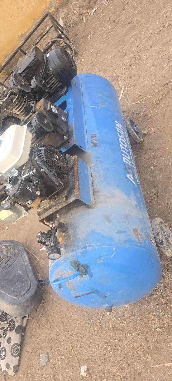 كنبريسر للبيع حجم ٣٥٠ عل فحص الشراي يجي خاص او ينتصل عله الرقم ***********العنوان حله السعر انتصل وتدلل انتصل واتساب وماسنجر حلة, بابل
