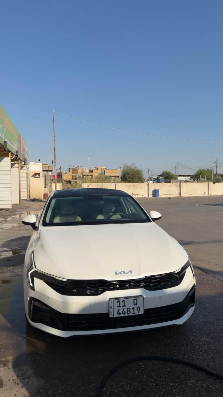 السلام عليكم K5 2025
ضمان الشركه الدوليه 
فول مواصفات بنوراما وبقيه المواصفات معروفه
ماشيه 29 الف
رقم بغداد بأسمي السياره
المكان واسط- الكوت
السعر 225
للاستفسار ***********
