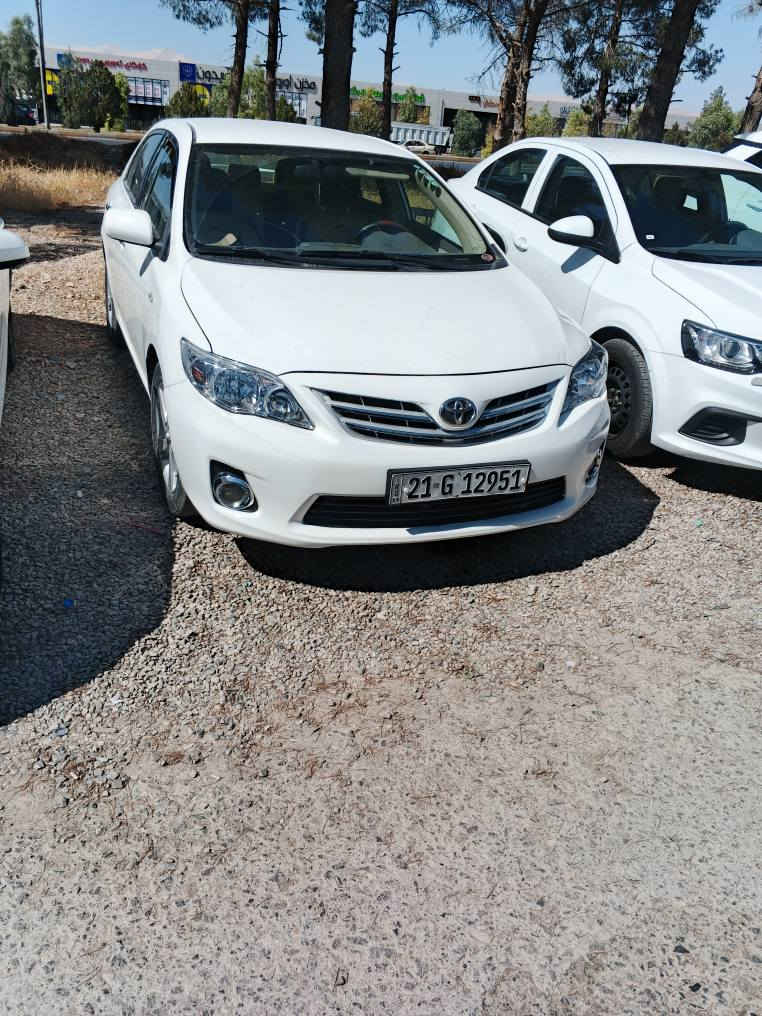 تۆیۆتا کرۆلا 
مۆدیل:2008
مەکینە:گەورە
وارد:خلیجی
مواسەفات: شاشە ئایپاد . حاسە .ناو فۆرمیکا .کێچ زینۆن .گێچ شاشە .ئاوێنە شەفت .ویل کڕۆم .
بستێک لێدراوی هەیە بۆیاخی زۆر پێوە دراوە ناوی نەگرتوە 
گێڕو مەکینە نەکراوەتەوە 
سەنەوی بەسەر چوە 
تاقمی تایەی تازە بۆ بەستراوە 
فول مواسەفاتە بەس سڵاید نیە
لە سلێمانیم  سعری 125 معامەلەیەکی کەم 
***********
*********** السليمانية, العراق
