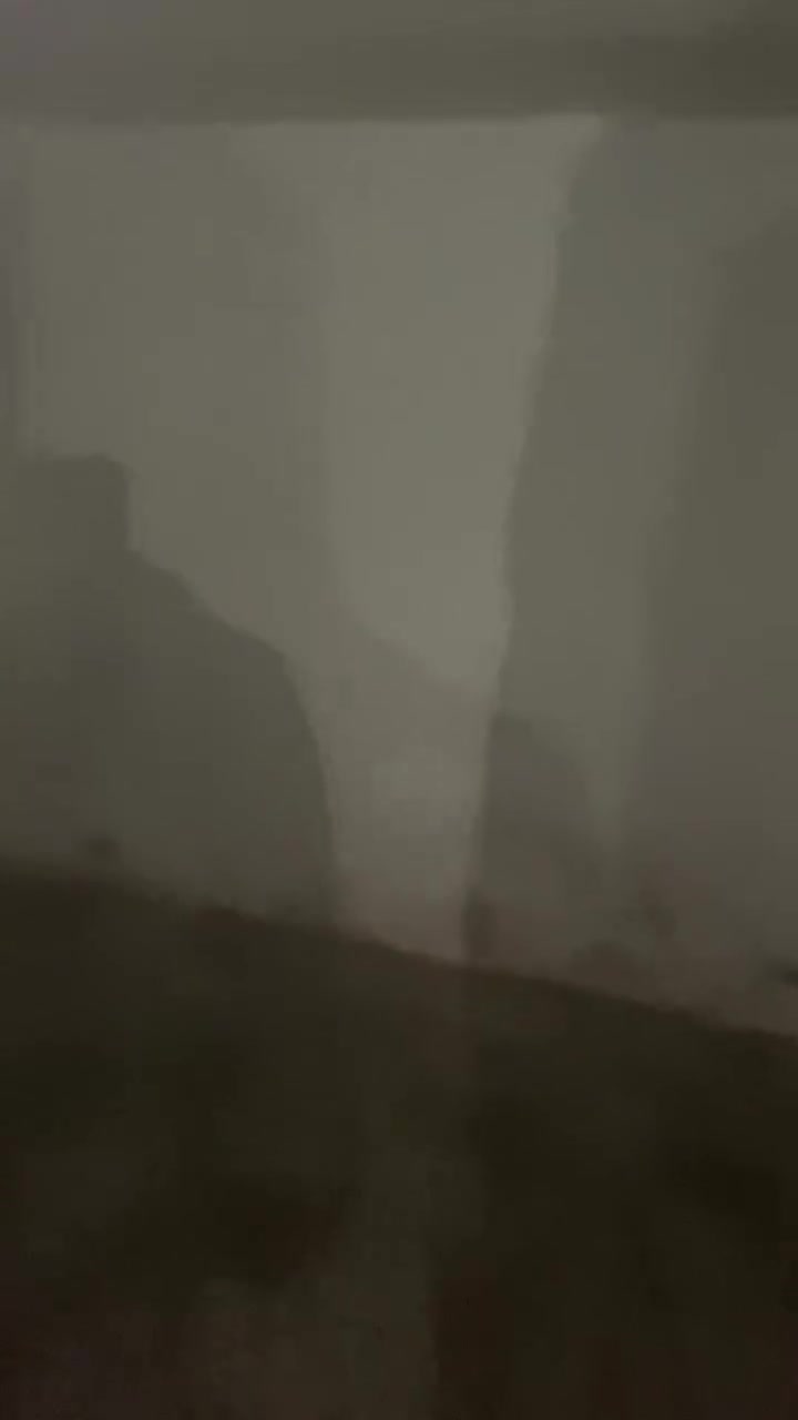 بيت للايجار مدينه الصدر مقابيل سوق العوره التواصل *********** مي كهرباء خير من الله
