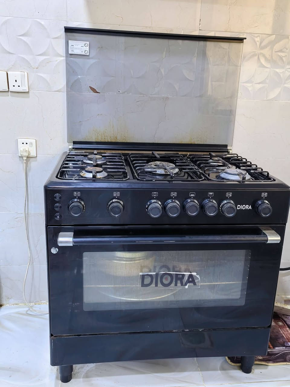السلام عليكم
عندي هذا الطباخ اشتريتو قبل سنة 
ماركه ديورا من احسن النوعيات وراح ابيعه لان دتحول ع غير بيت.
قفلو 200 الف
***********
موقعي حي الفلاح
