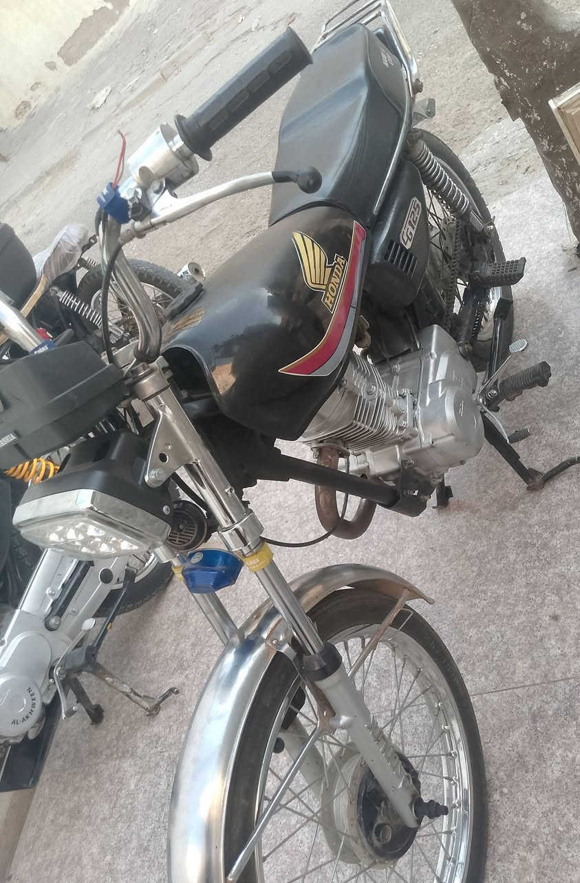 للبيع بدون اوراق مكفولة عشائريا ب350وبيهه مجال ***********
