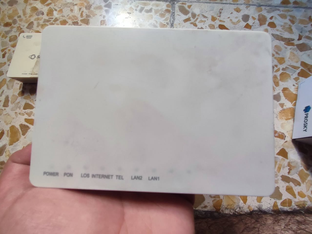 محولهات انترنيت قديمه وحده 100m والثانيه ماذكر شكد شغالات بيع شلعه اثنينهن ب ١٥ الف مكاني بغداد الغزالية رقمي ***********
