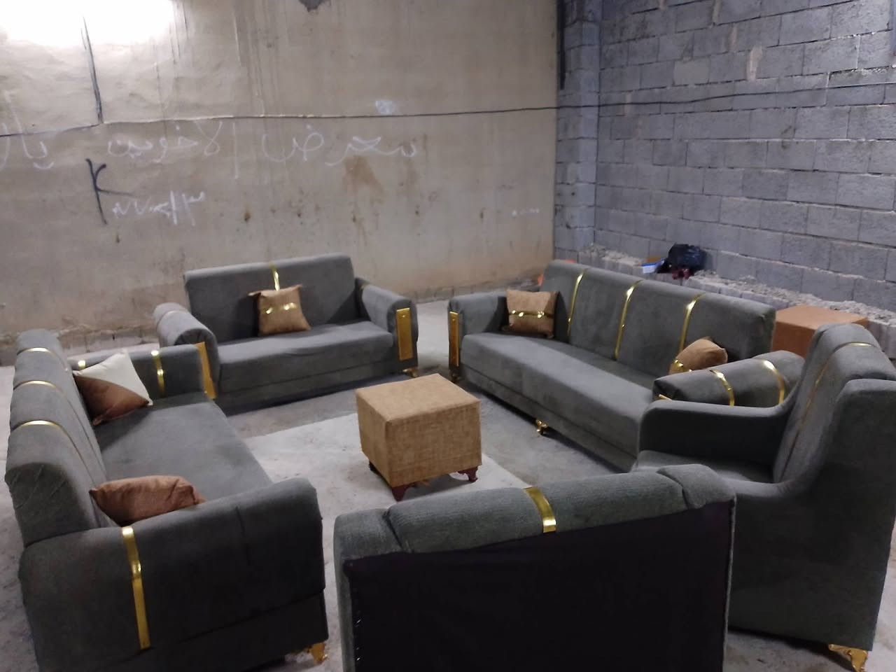 تفصال اخو الجديد شرط مع كوشات طبلة وسطية ب300قفل شراي اتصل ***********
