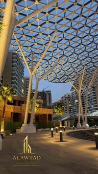 🏡 شقة فاخرة للبيع في مجمع بوابة العراق 📍 الموقع: مجمع بوابة العراق 📐 ا...