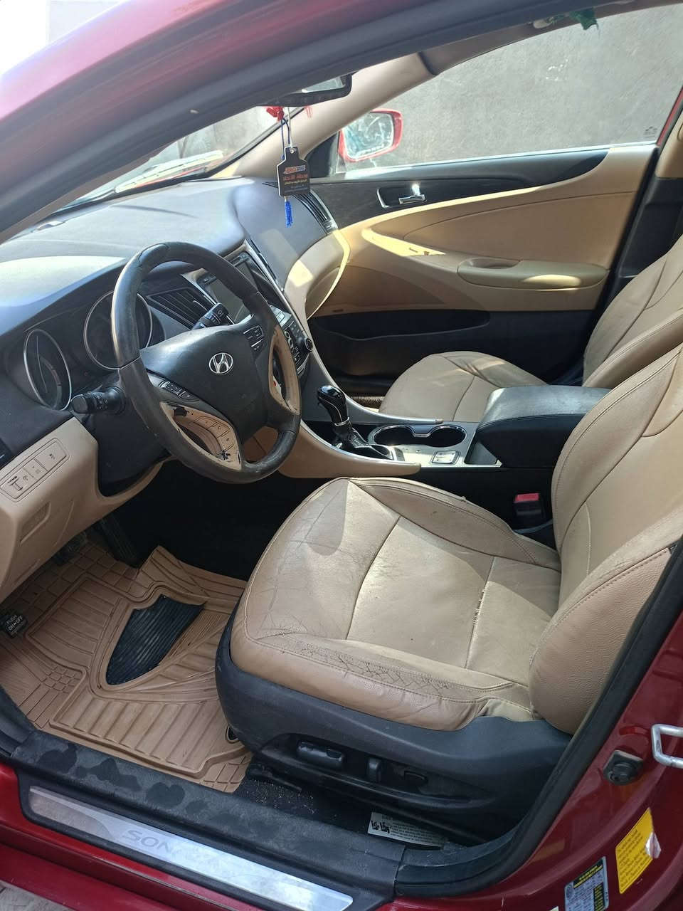 السلام عليكم سوناتا موديل 2014حادثهه بس قبق جنطه والهلال بدون دواخل مكينه2400فول مواصفات جاهزه من كير وتبريد وحداديه وتخم تاير ورقمهه بغدادالعنوان حله السعر98وبيهه مجال بسيط.***********
