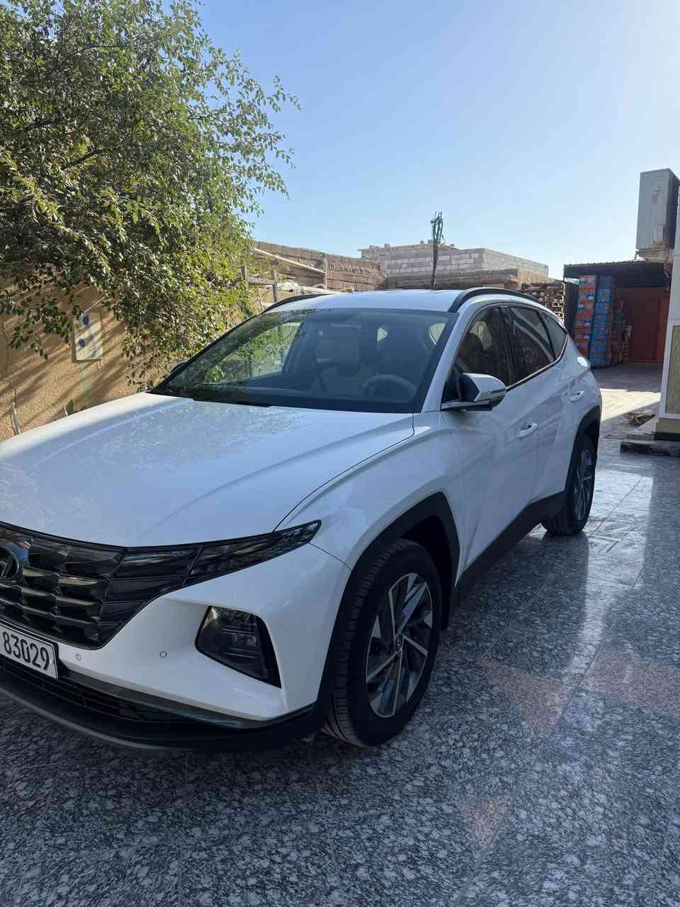 سلام عليكم 
توكسان 2024
رقم أربيل تحول او وكاله فول موصفات عدا تنته
بيه بارد باب سايق 
السعر 205 وبيه مجال بسيط
البصره 
*********** Singapore
