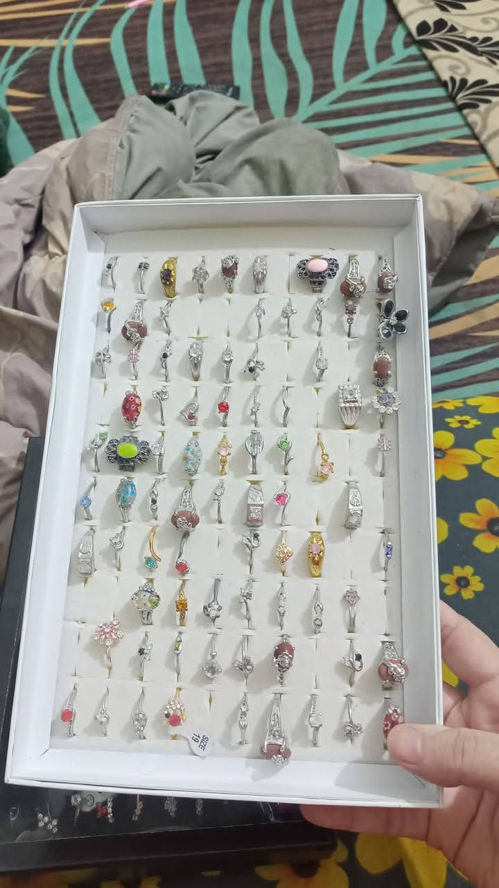 سلام عليكم يتوفر كاونترات صندوق معجون أسنان وشامبو عندي بضاعه ماركات للبيع ملابس نسائي مكياج
محابس خمس باكيت طلاء ثابت بدون وعود كاذبه رجائن
العنوان المطار الجديد شارع السبيس براكيه النجف
***********
