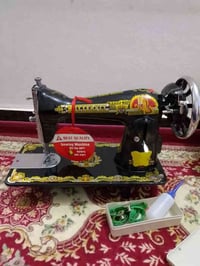 مكينه فراشه غير مستخدمه اللبيع السعر 100وبيهه مجال 07729718548