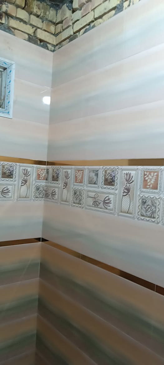 السلام عليكم 
معروض للايجار نصف دار خلفي بناءً حديث طابقين في منطقة الفداء شارع ابو لبنان خلف دورية الشرطة 
الطابق الاول 
استقبال وصاله وغرفه ومطبخ وصحيات 
الطابق الثاني 
غرفتين وصاله 
للاستفسار الاتصال واتساب ***********
مكتب المدار الذهبي للعقار
