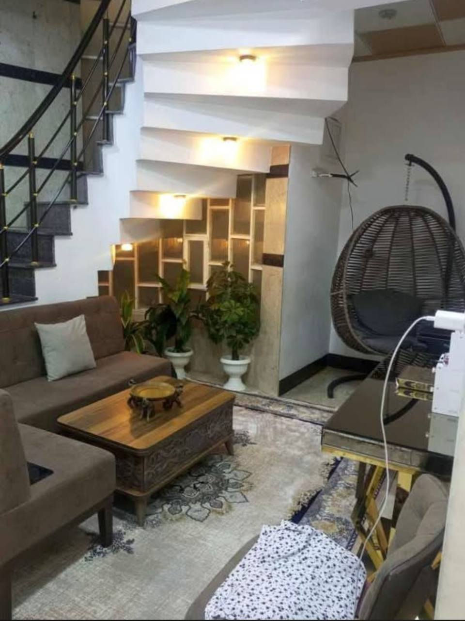 بيت طابقين 🏠 للبيع في حي الملايين خلف الگمرگ الجنس بستان ملك صرف وصل بلدية بأسمي 

مساحه البيت 100متر واجها 6 أمتار 🀄
يحتوي البيت على استقبال وهول ومطبخ وصحيات ومناور عدد 2 و كراج سيارة 
الطابق الثاني غرفتين نوم 🛌 وصحيات وبيتونه 
ارضيات مرمر من المدخل الى البيتونة
خدمات شوارع وماء وكهرباء
السعر 115 وبي مجال
للاستفسار الاتصال على الرقم
***********
أو مراسلتنا خاص
