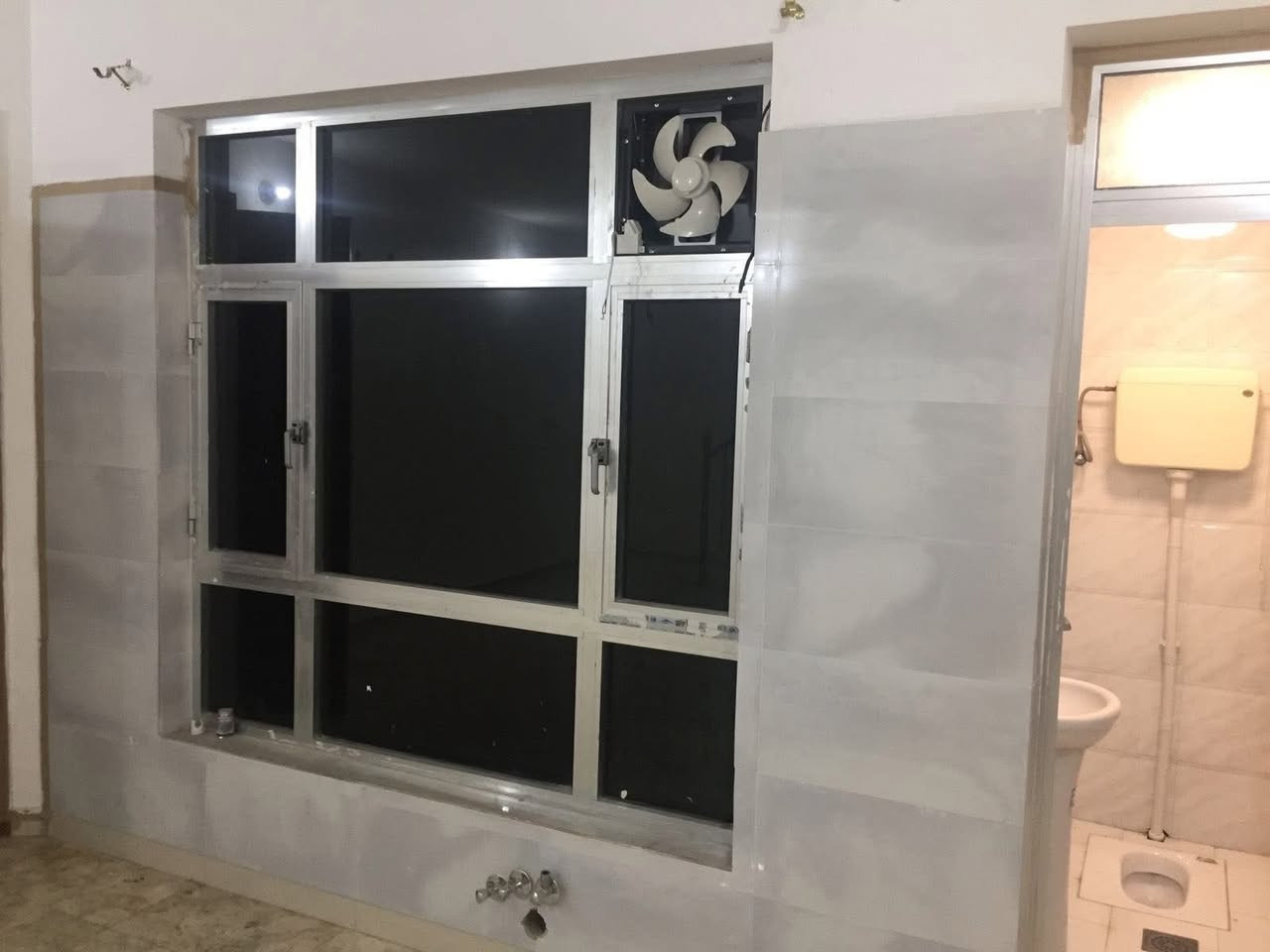 � للإيجار في السيدية 🏠
يتوفر بيت للإيجار مساحة ٥٠ متر
📌 الموقع: السيدية
يتكون من:

🛏️ غرفتين نوم
🛋️ صالة مفتوحة على المطبخ
🚿 خدمات
💰 الإيجار: 🏦🏦

📞 للاستفسار والاتصال:
***********

.

