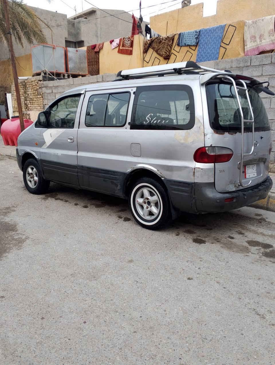 السلام عليكم اخوان استاركس 2002 رقم بغداد تتحول خصوصي مكينه جديده كير صدر كله نضيف جدا مابيها صبغ شواصي واحد معمر وبيها هلال معمر فقط تبريد نقص غاز  بتره 8 راكب مكان السياره خان بني سعد سياره كلش حلوه السعر 55 وبيها مجال ***********
