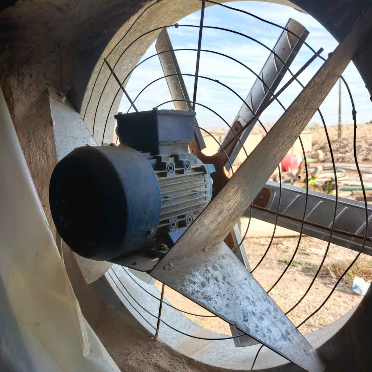 للبيع
ساحبات ايرانيه قياس 50 عدد3 

ساحبات ثري فيز قياس 80 

ساحبه سنكل قياس 60 عمل 

دفايه كهربائية ثري فيز شغاله 

مناهل عدد20 معالف عدد 20 

دباب عدد20 مناهل عدد20 

جليكانات كاز ونفط 

هولدر جديد 

ضفيره و قواطع دوره 

للتصال ***********

***********
