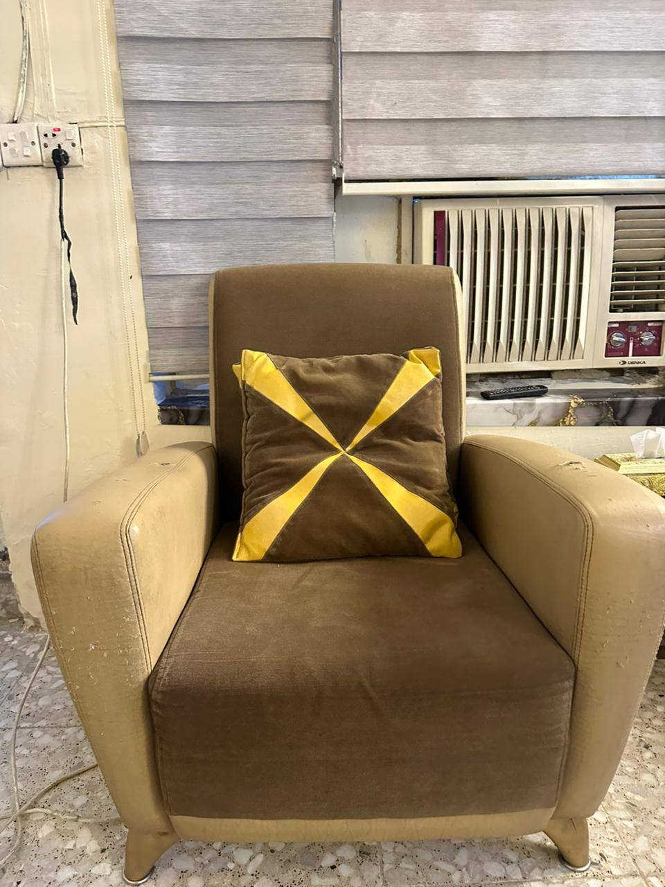 تركي سرير ومخزن ٨ مقاعد ٢٠٠ شراي يتصل على صاحبه مكلفه بالنشر رجاءا ***********
